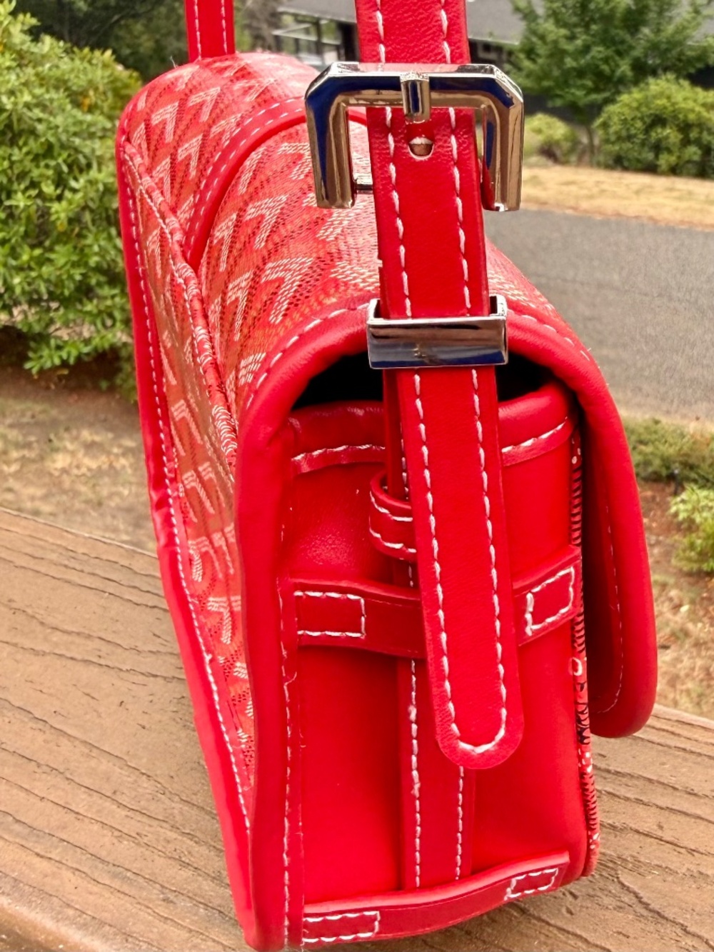 Belvedere PM Messenger Crossbody Bag in red - Read Description - Picture 11 of 13
